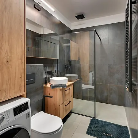 Amber Port 11 By Grand * Gdańsk