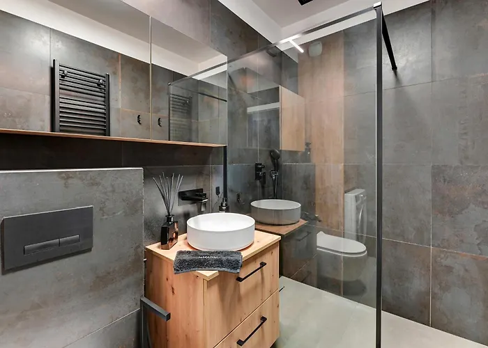 Amber Port 11 By Grand